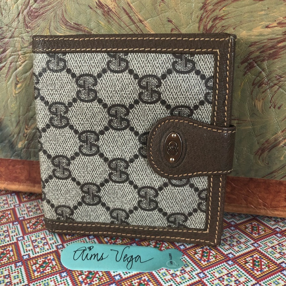 S❤️LD - Gucci Slim Hold-a-Ton Vintage Wallet